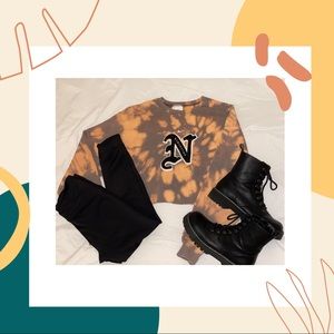 Cropped Nike crewneck